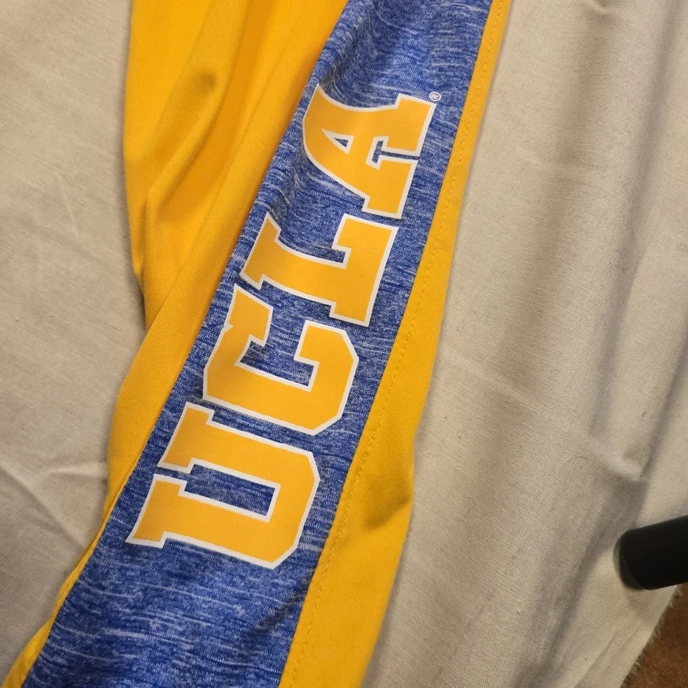 UCLA Bruins Pullover Mens Small Yellow NCAA Basketball Adidas Climalite 1/4 Zip